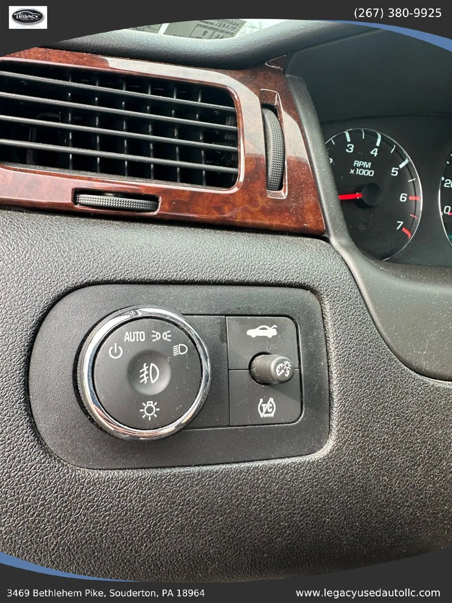 Used 2011 Chevrolet Impala LT FWD image 23
