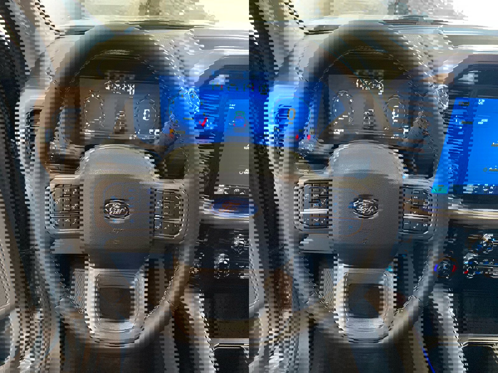 New 2025 Ford F150 XLT w/ Equipment Group 302A MID image 40