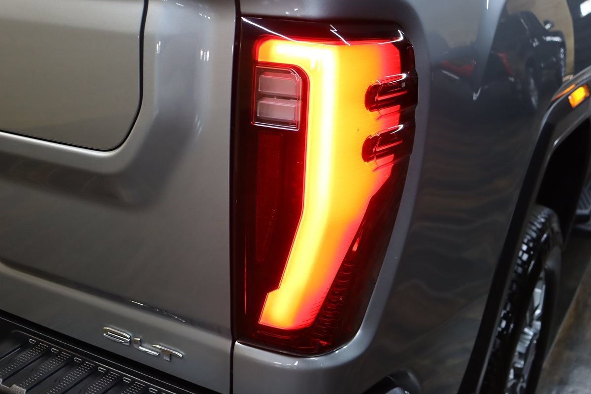 Used 2025 GMC Sierra 2500 SLT w/ SLT Convenience Package AWD/4WD image 25