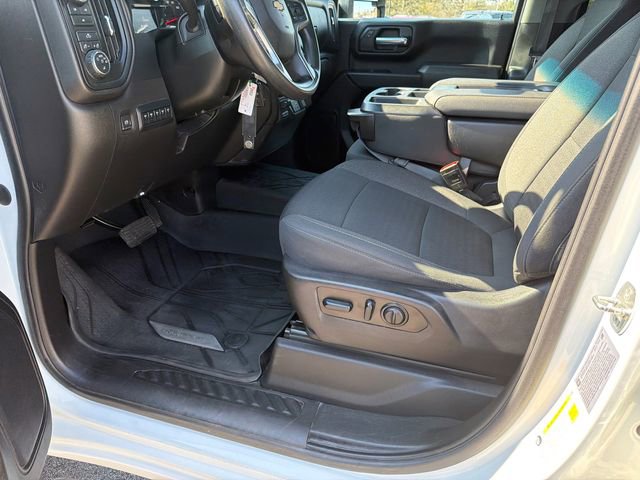 Used 2022 Chevrolet Silverado 2500 Custom w/ Custom Value Package image 9