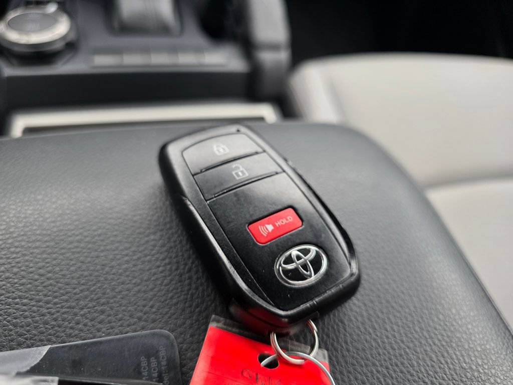 Used 2024 Toyota Tacoma SR5 AWD/4WD image 26