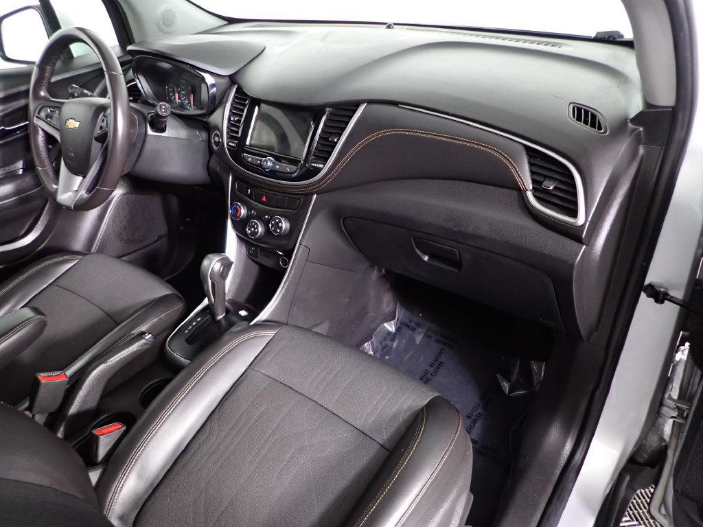 Used 2019 Chevrolet Trax LT w/ LT Convenience Package FWD image 32