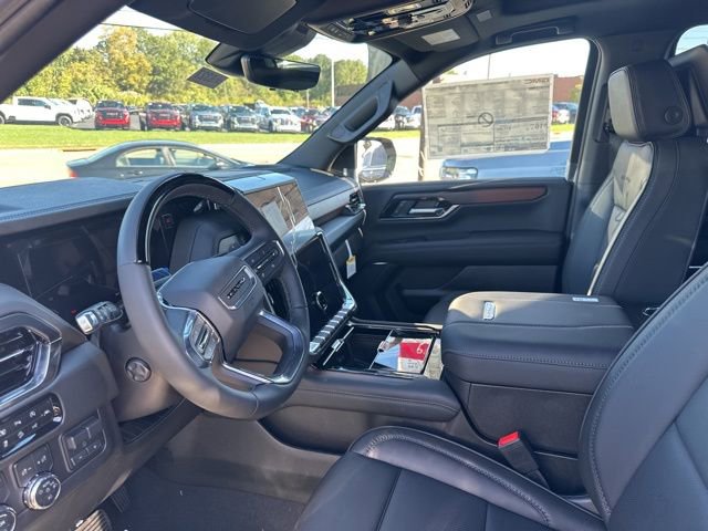 New 2026 GMC Yukon XL Denali w/ Denali Reserve Package image 16
