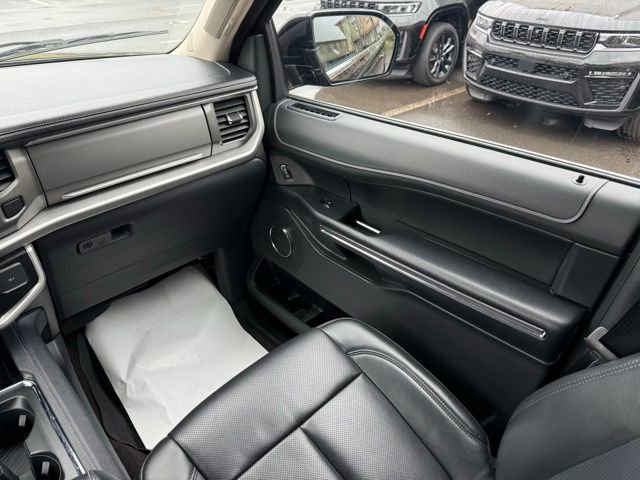 Used 2023 Ford Expedition Max XLT AWD/4WD image 34