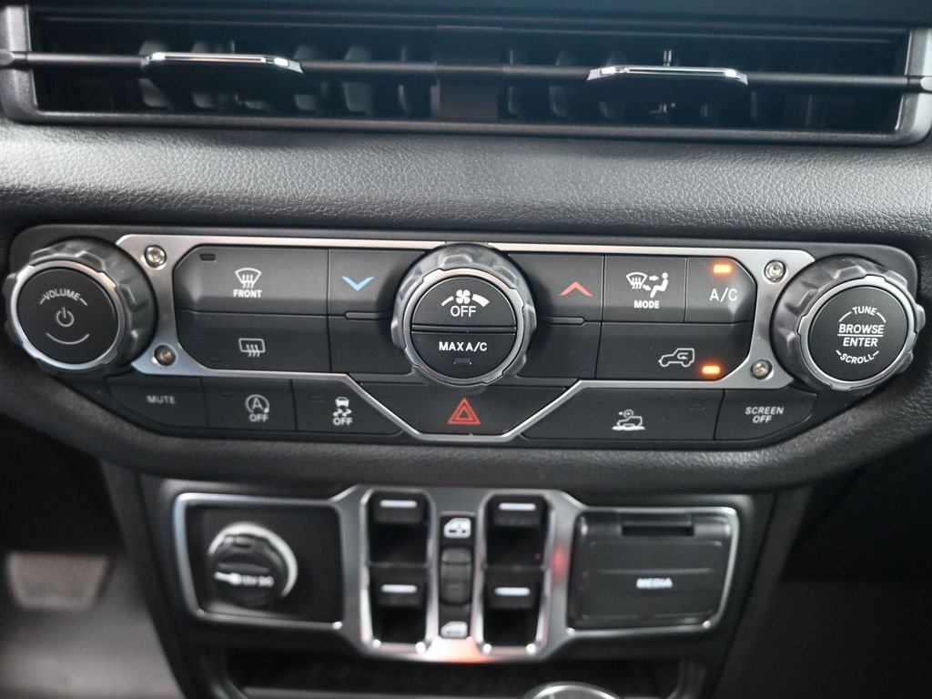 New 2025 Jeep Wrangler Sport S image 32