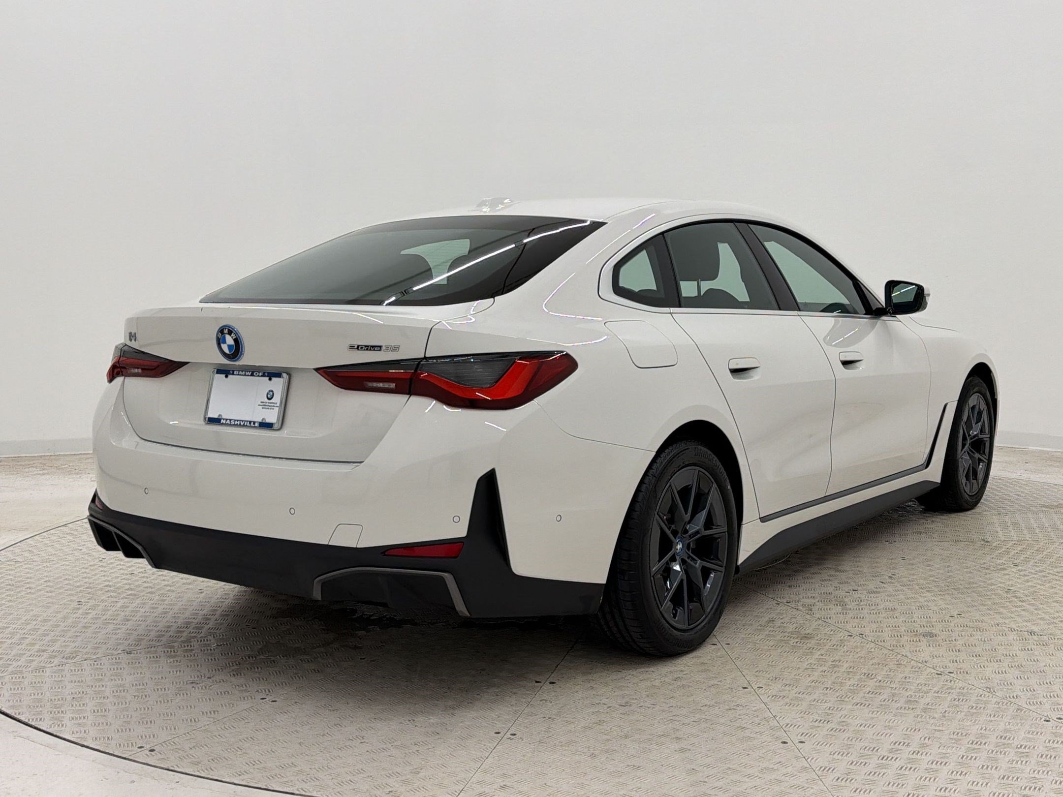 Used 2023 BMW i4 eDrive35 w/ Premium Package RWD image 9