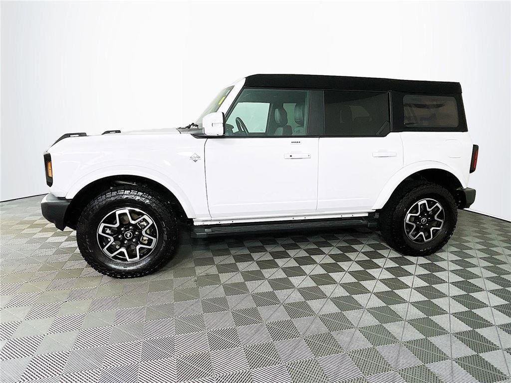 Used 2023 Ford Bronco Outer Banks image 4
