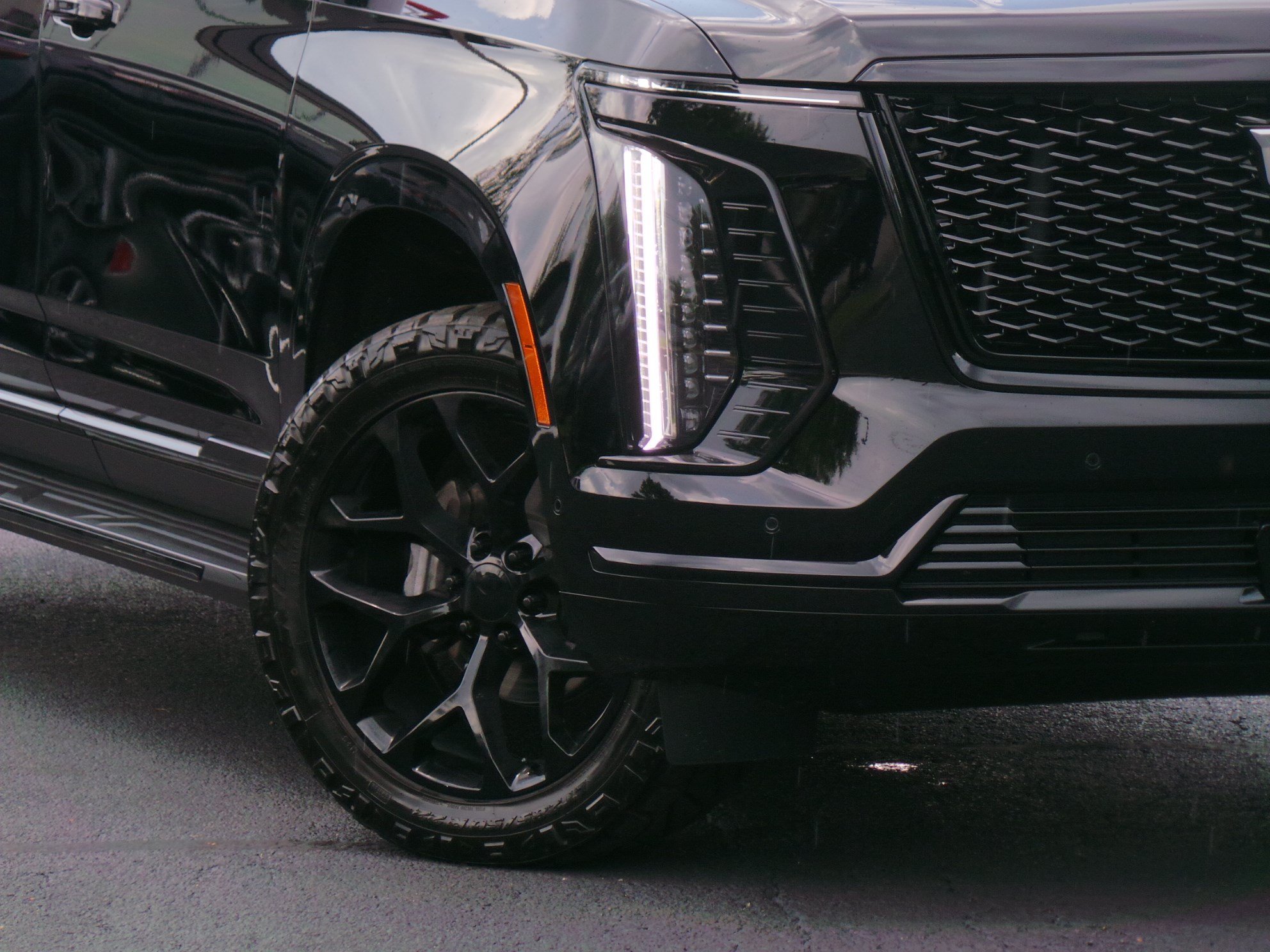Used 2025 Cadillac Escalade ESV Sport AWD/4WD image 21