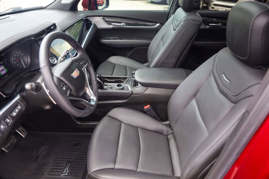 Certified 2024 Cadillac XT6 Sport w/ Technology Package AWD/4WD image 9