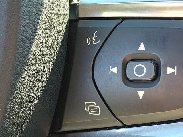 Used 2023 Volvo XC40 Recharge Plus AWD/4WD image 29