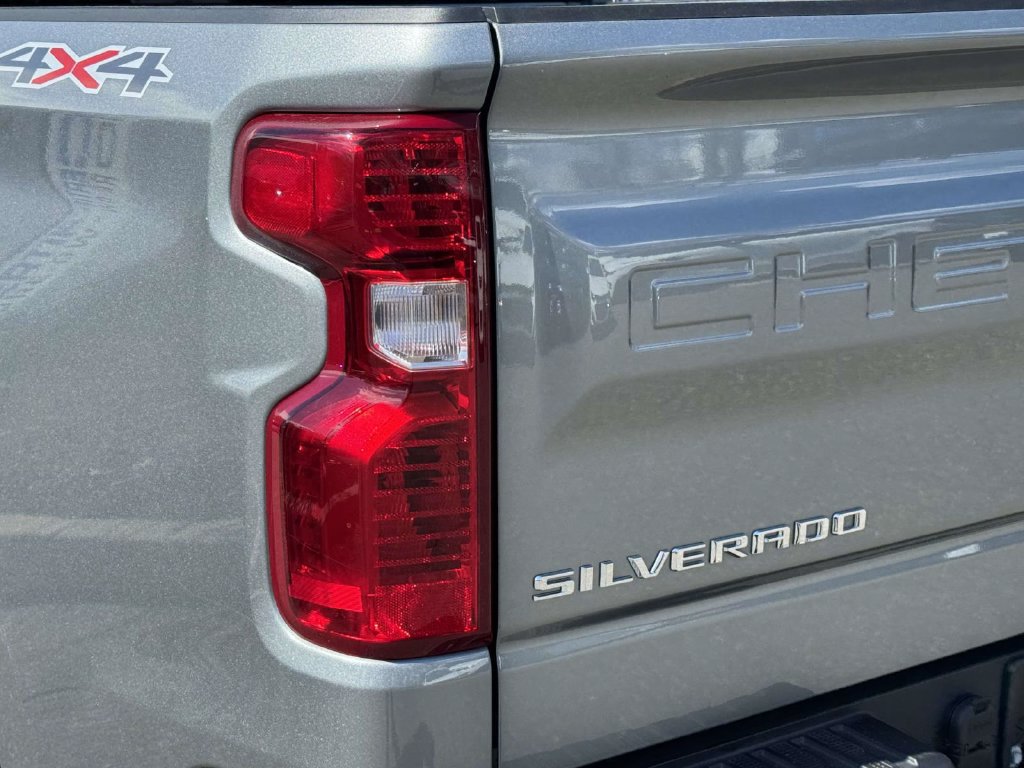 Used 2026 Chevrolet Silverado 1500 LT AWD/4WD image 8