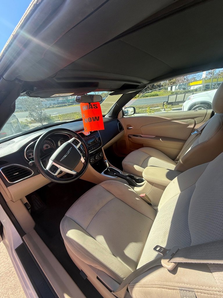 Used 2011 Chrysler 200 Touring image 7