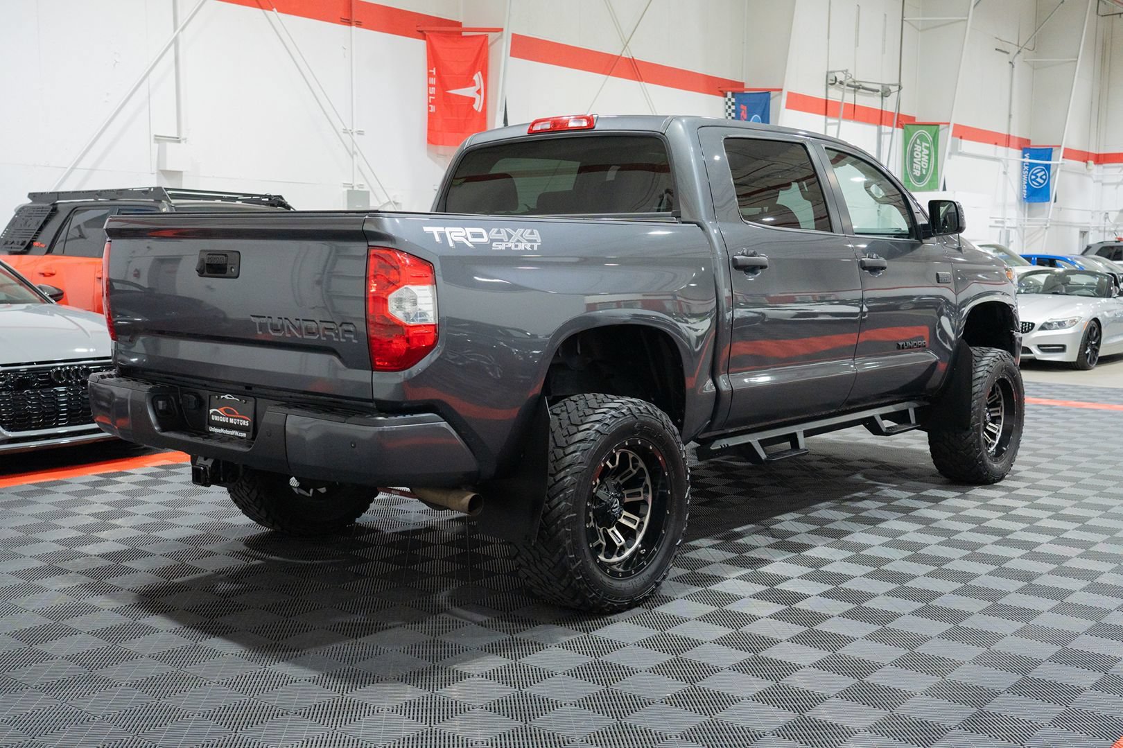 Used 2019 Toyota Tundra SR5 AWD/4WD image 7