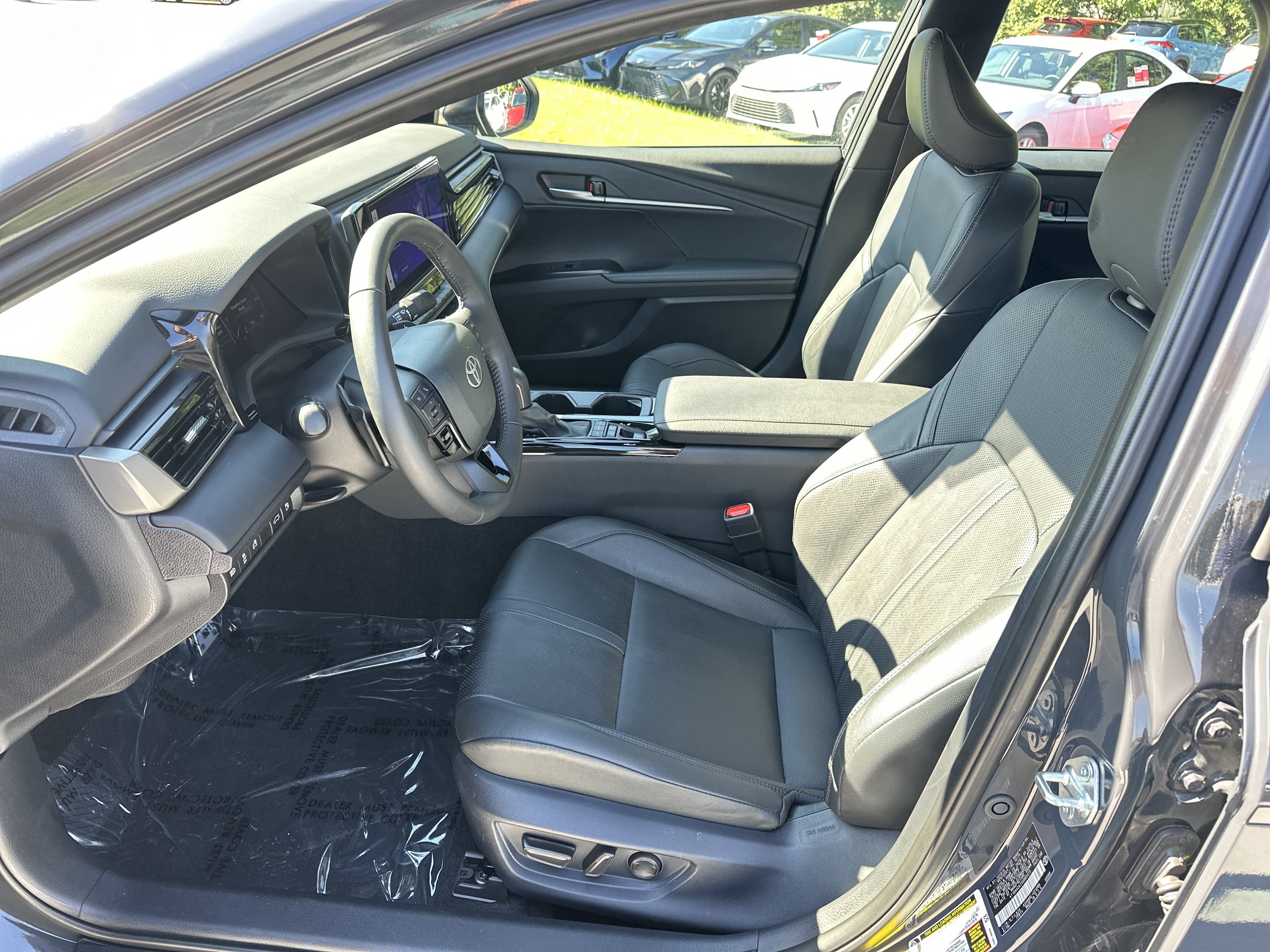 Used 2025 Toyota Camry XSE FWD image 16