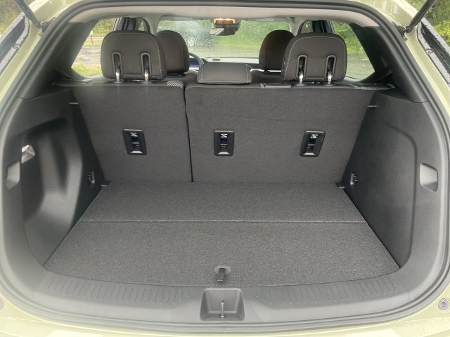 New 2027 Chevrolet Bolt LT w/ Comfort Package FWD image 23