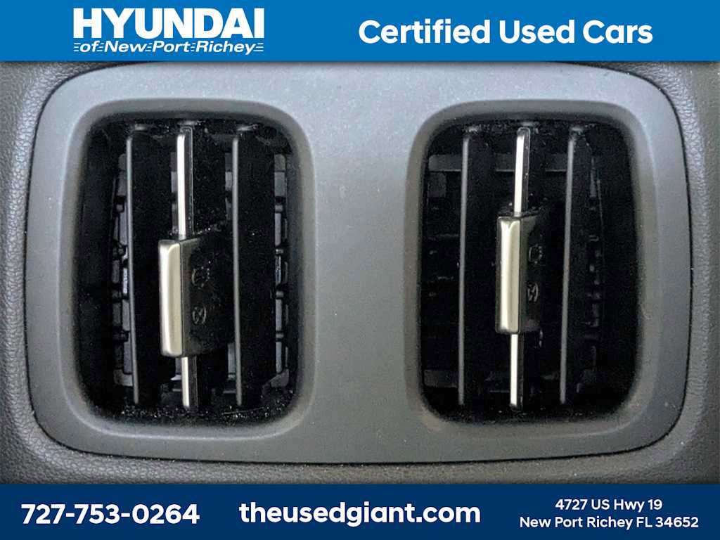 Used 2025 Hyundai Santa Cruz SEL image 14