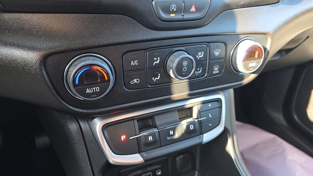 Used 2023 GMC Terrain SLT w/ LPO, Floor Liner Package image 19