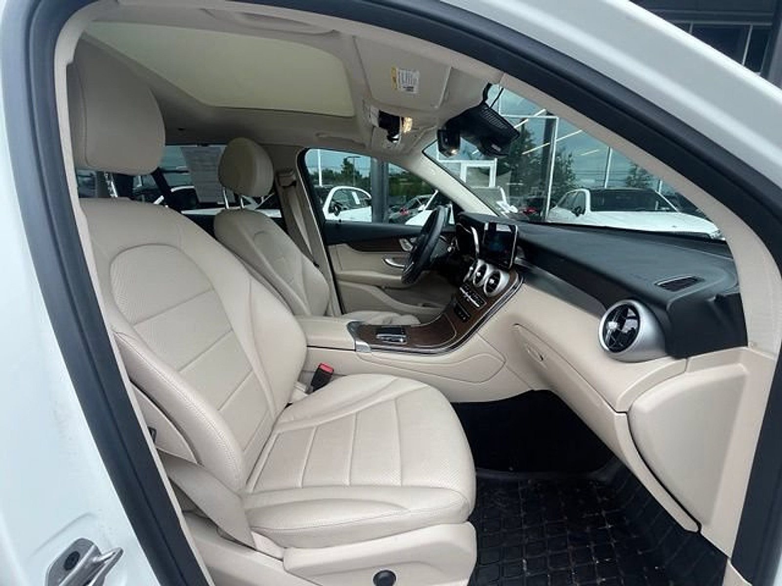 Certified 2022 Mercedes-Benz GLC 300 4MATIC image 10