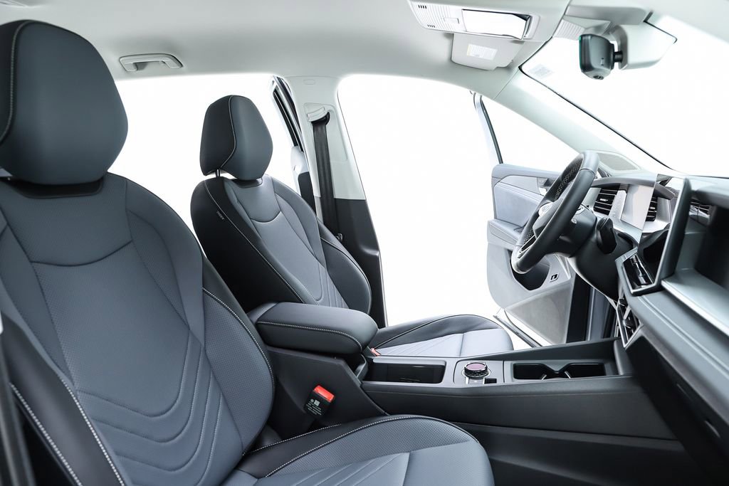 New 2026 Volkswagen Tiguan SE image 36