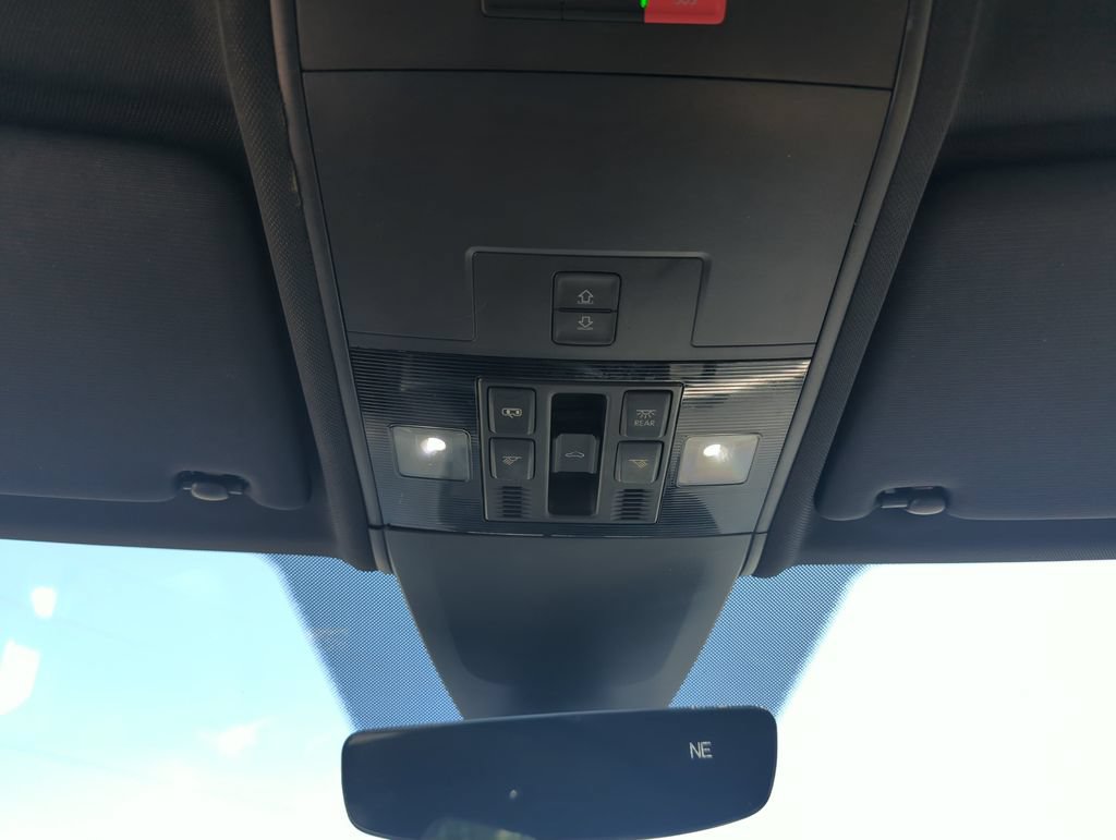 Used 2021 Volkswagen Atlas Cross Sport SEL FWD image 27