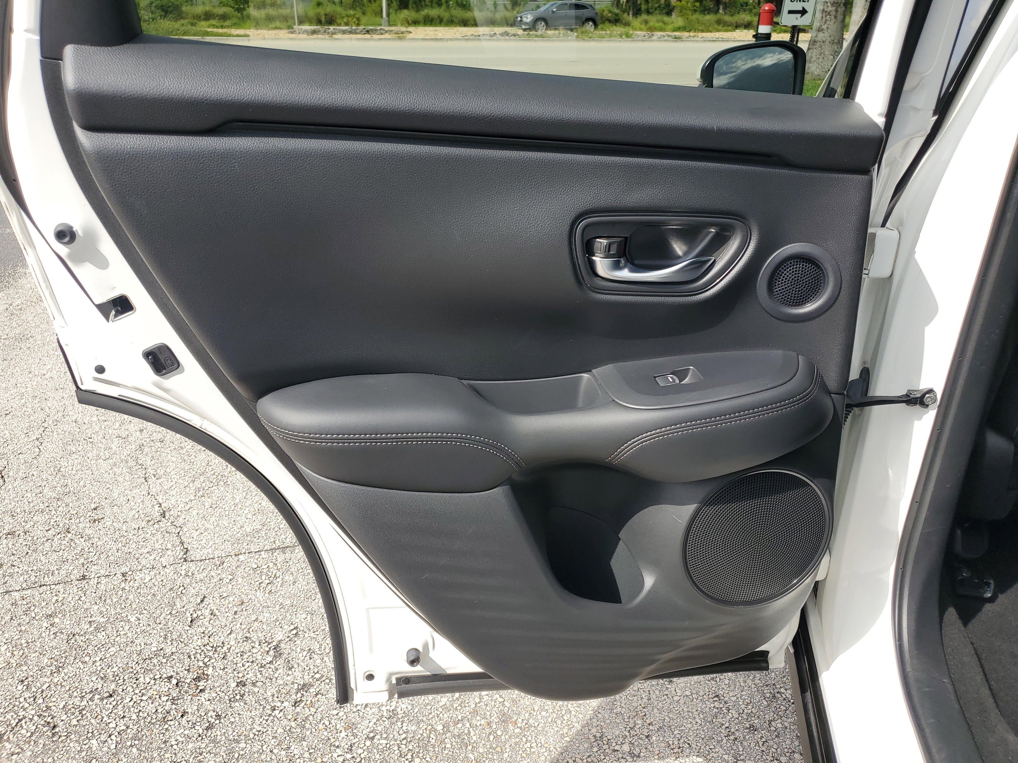 Used 2023 Honda HR-V EX-L image 30