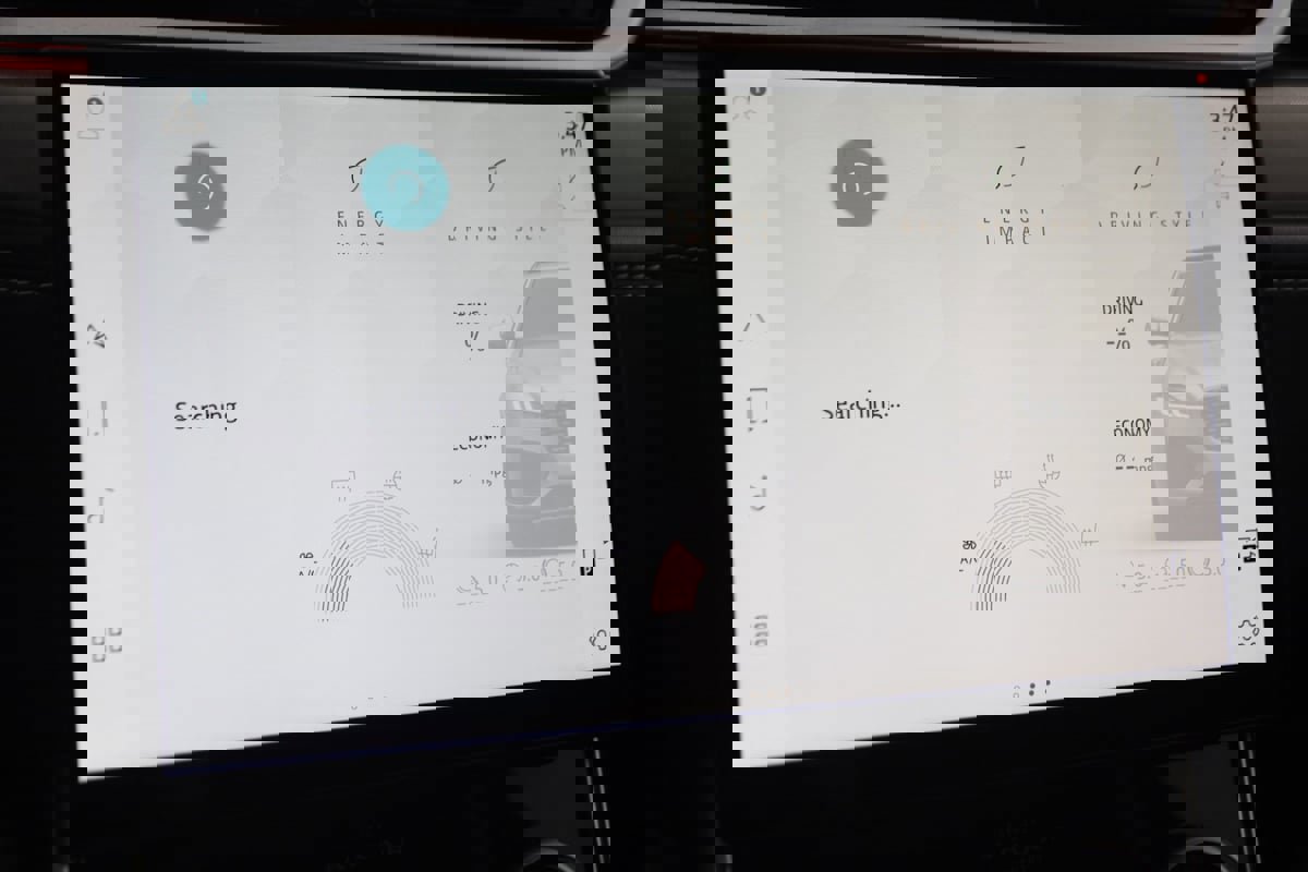 Used 2024 Jaguar XF R-Dynamic SE image 37