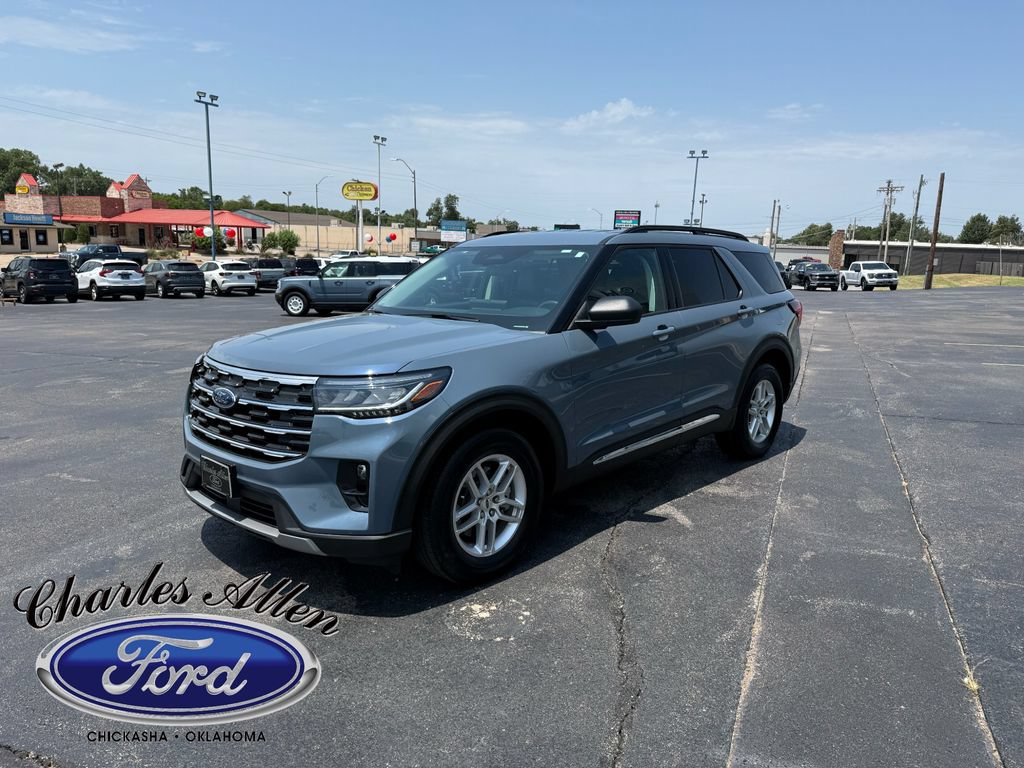 Used 2025 Ford Explorer Active w/ Active Comfort Package RWD image 7