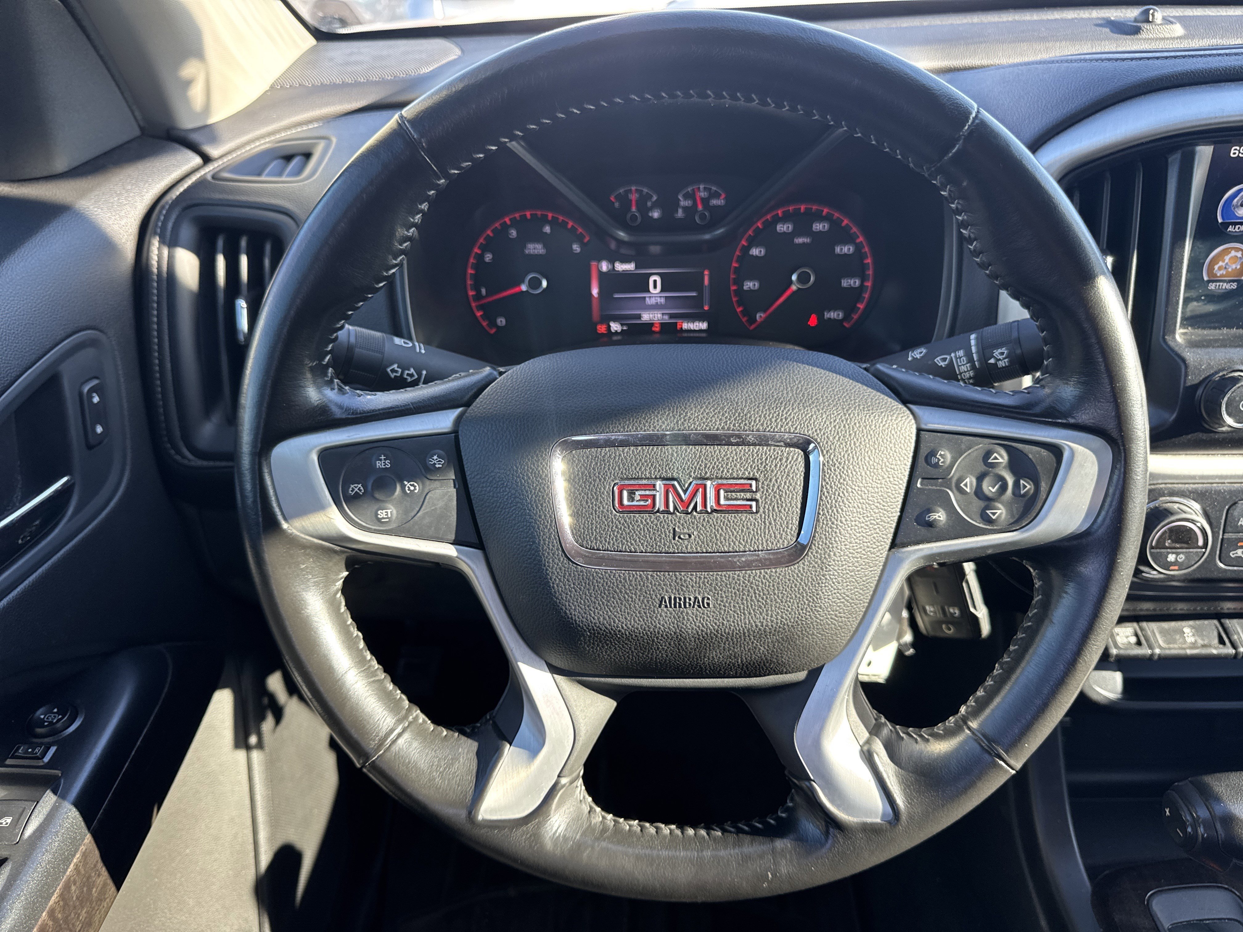 Used 2016 GMC Canyon SLE w/ SLE Convenience Package image 12