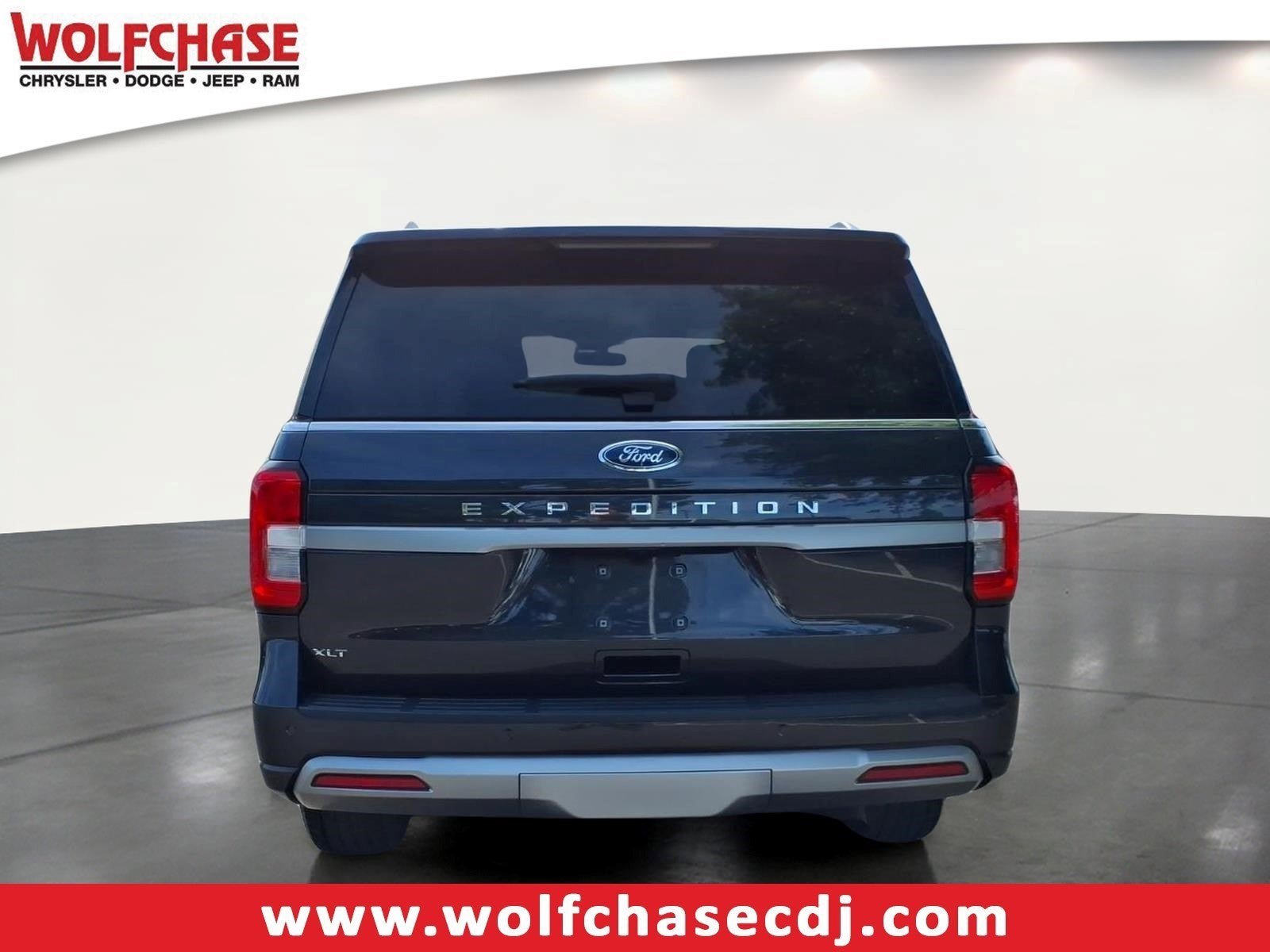 Used 2024 Ford Expedition XLT RWD image 4