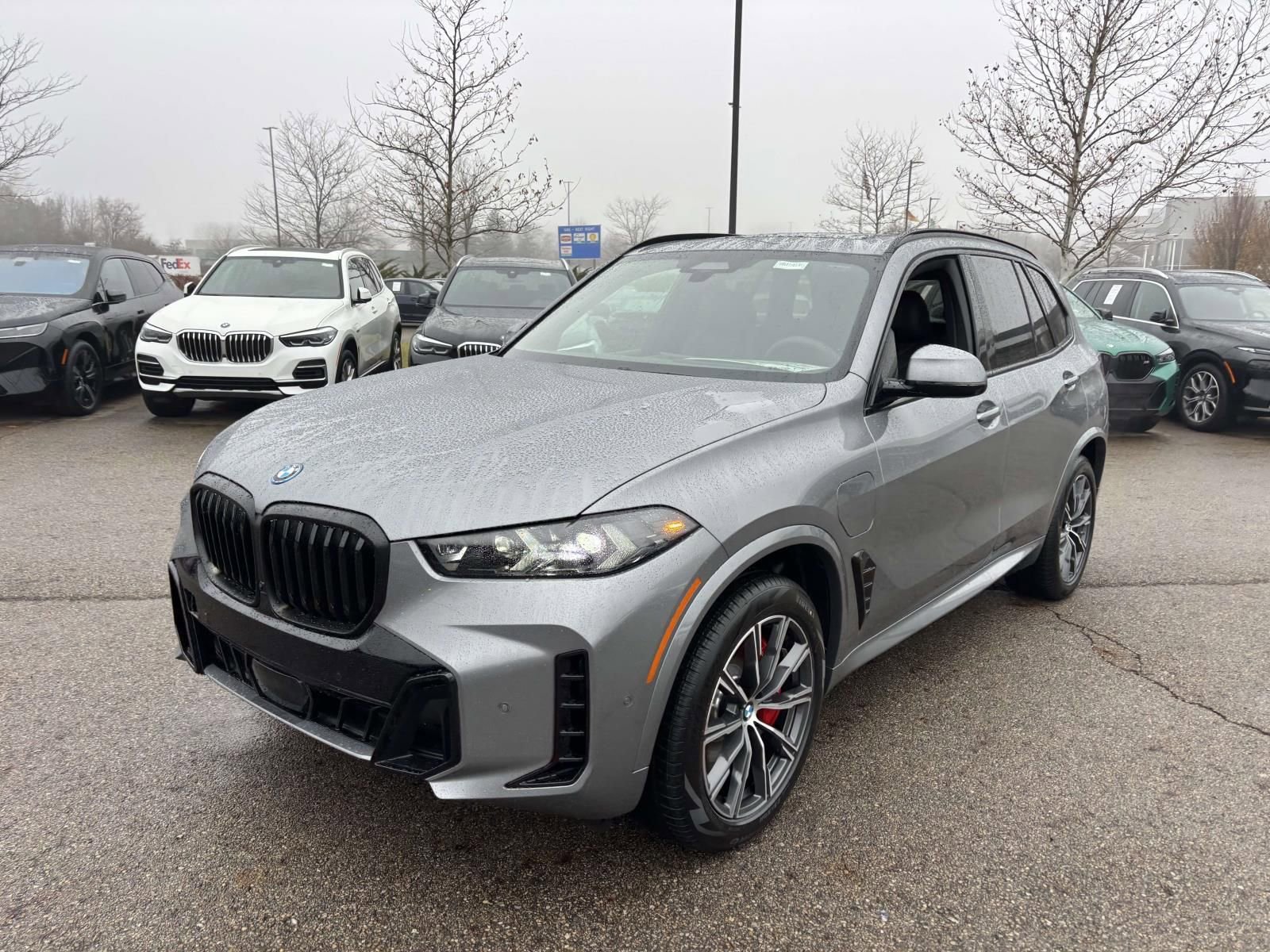 New 2026 BMW X5 xDrive50e w/ M Sport Package image 3