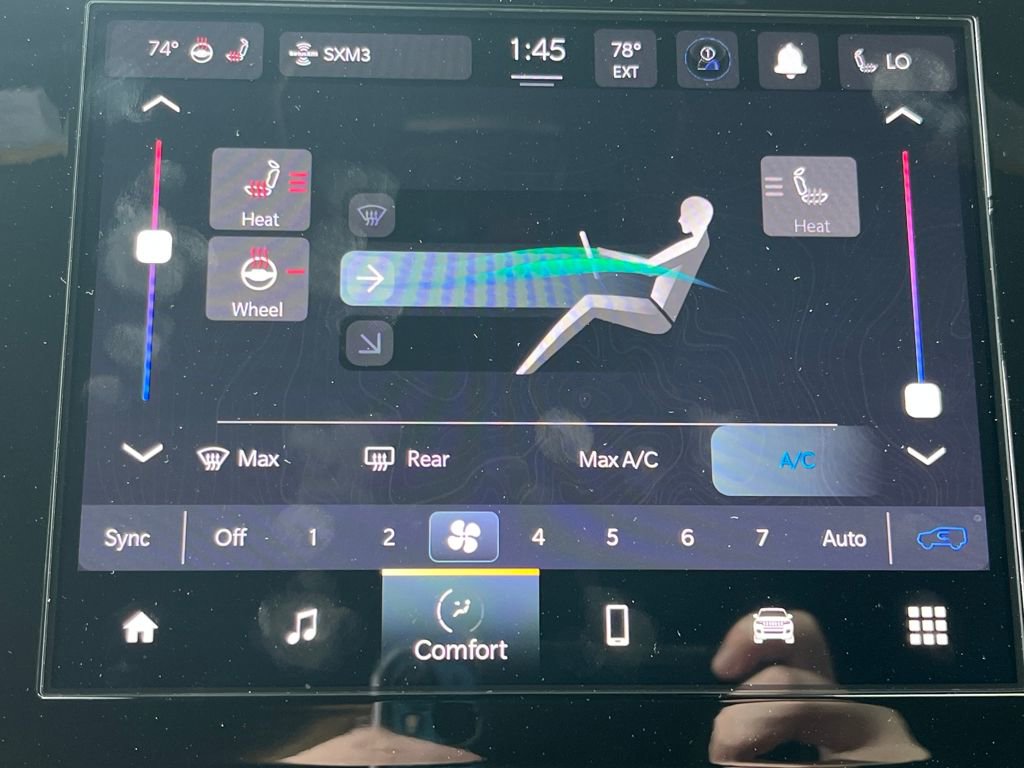 New 2025 Jeep Grand Cherokee Altitude image 14