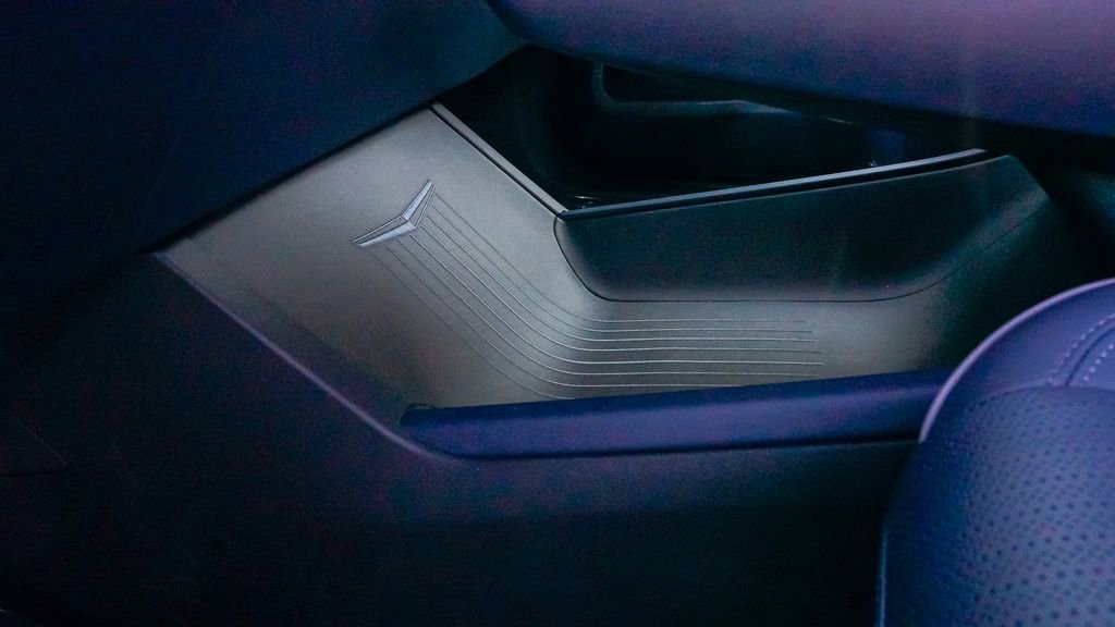 New 2025 Cadillac Escalade IQ Sport 2 w/ LPO, ONYX Package image 25