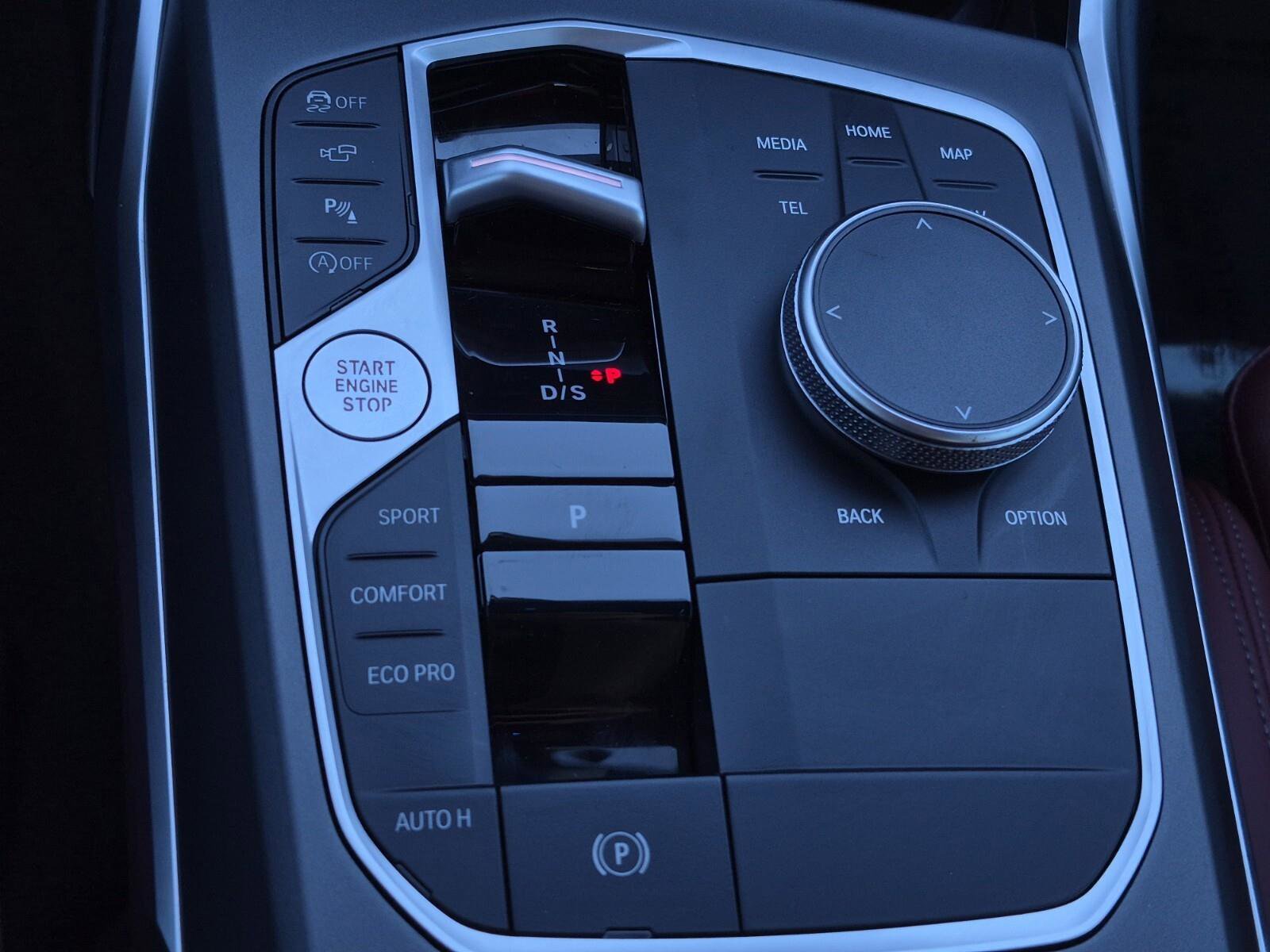 Certified 2025 BMW 230i 230i w/ Convenience Package image 16