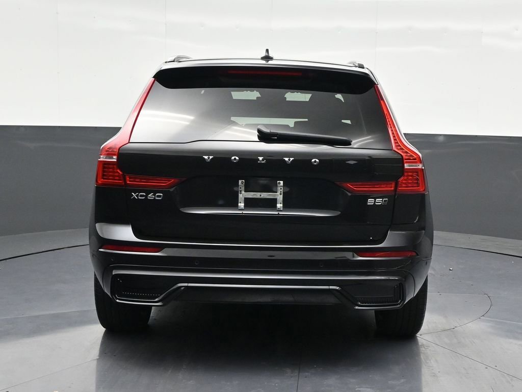 Used 2024 Volvo XC60 B5 Plus image 5