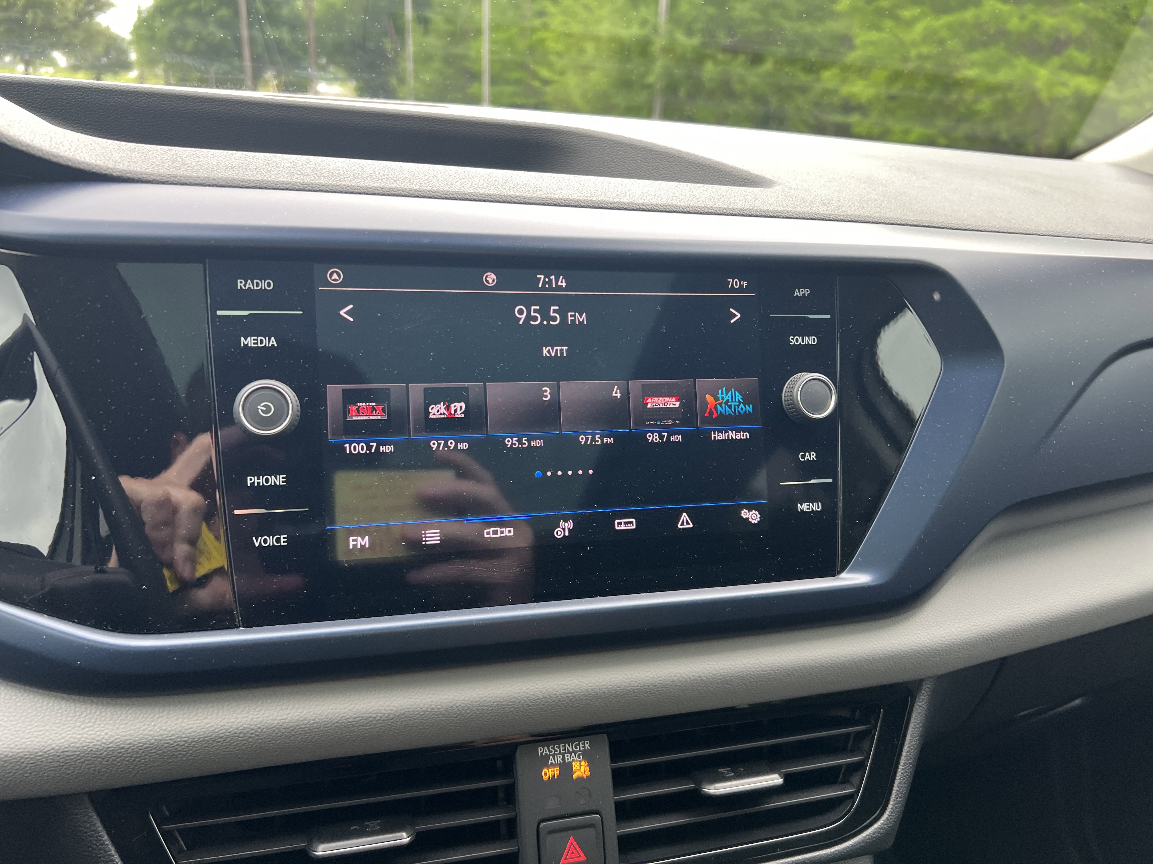 Certified 2023 Volkswagen Taos SE w/ Panoramic Sunroof Package FWD image 21