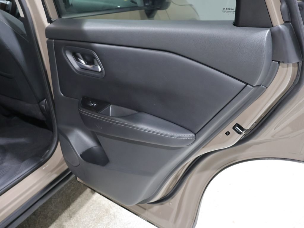 Used 2025 Nissan Rogue SV AWD/4WD image 23