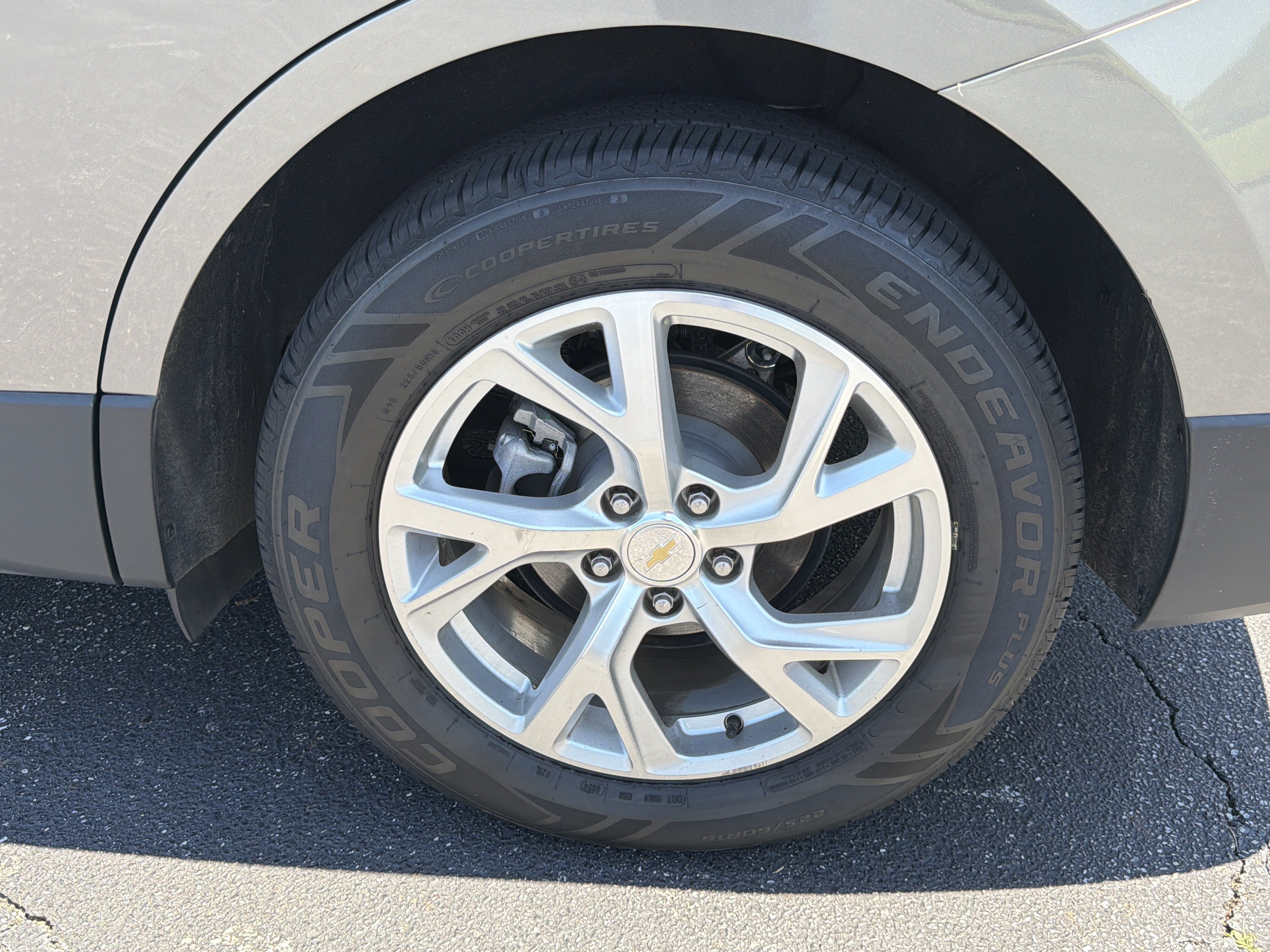 Used 2018 Chevrolet Equinox LT FWD image 20