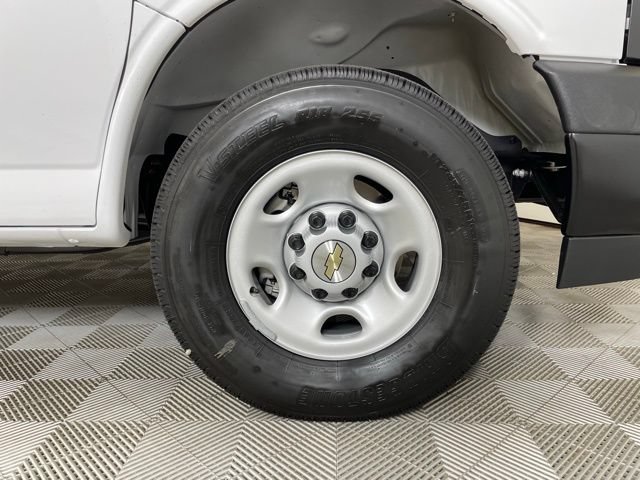 New 2025 Chevrolet Express 3500 w/ Driver Convenience Package image 22