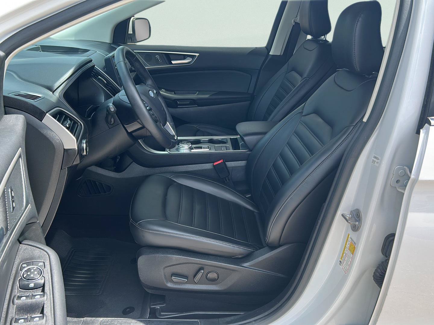 Used 2023 Ford Edge SEL AWD/4WD image 7