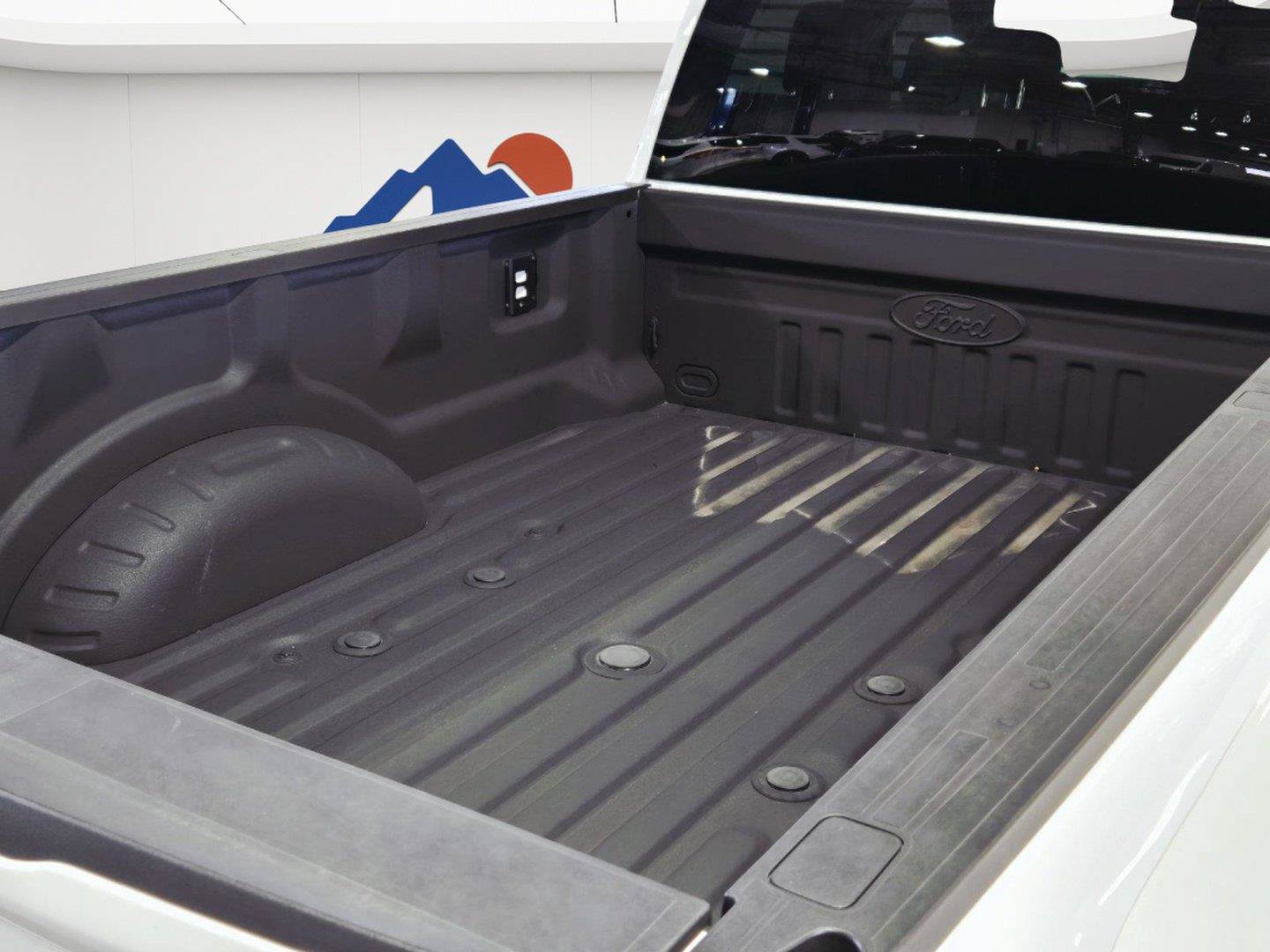 Used 2025 Ford F450 Lariat AWD/4WD image 19