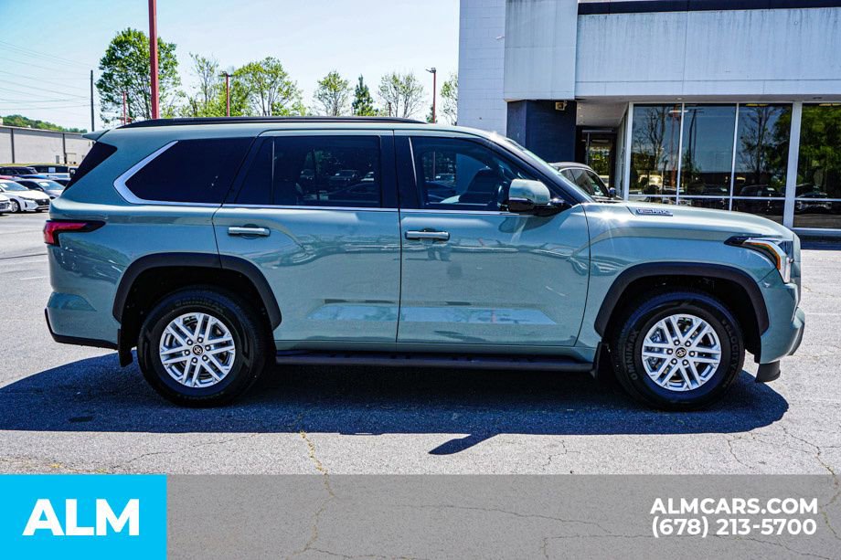 Used 2024 Toyota Sequoia SR5 w/ SR5 Premium Package AWD/4WD image 9