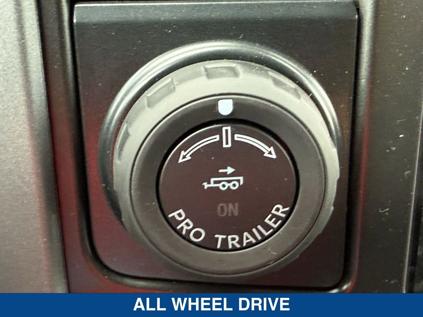 New 2025 Ford F150 Lightning XLT image 32