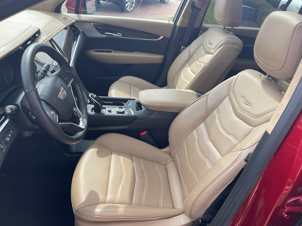 Used 2024 Cadillac XT6 Premium Luxury w/ Platinum Package AWD/4WD image 15