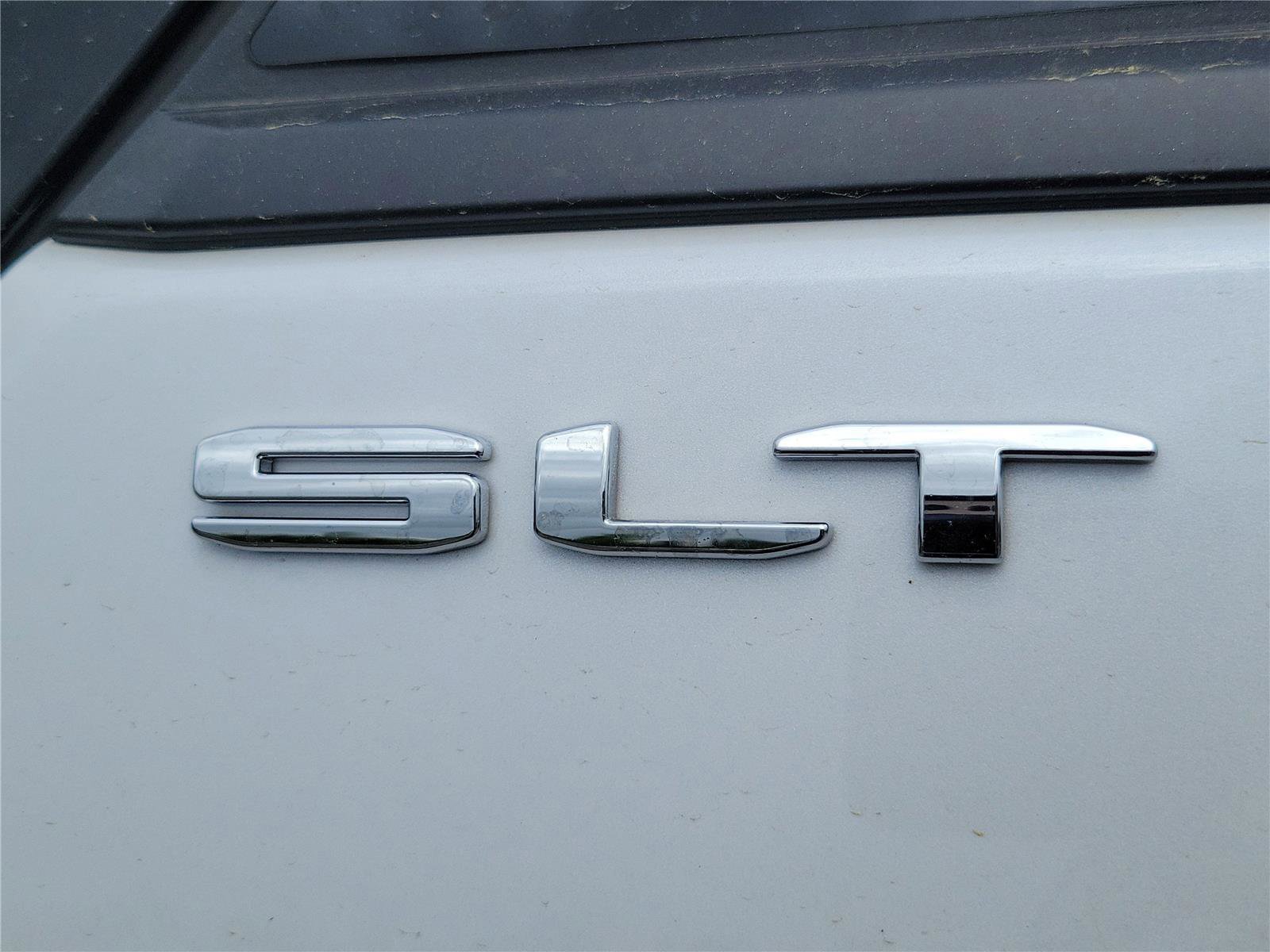 Used 2023 GMC Terrain SLT image 7