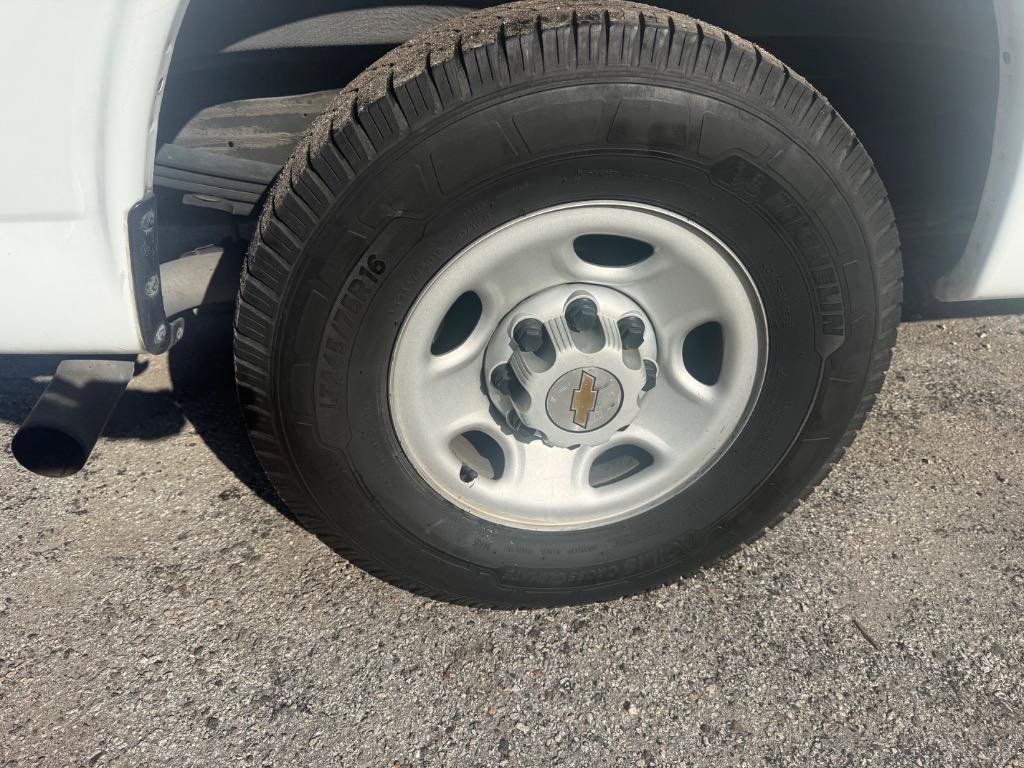 Used 2016 Chevrolet Express 2500 RWD image 7
