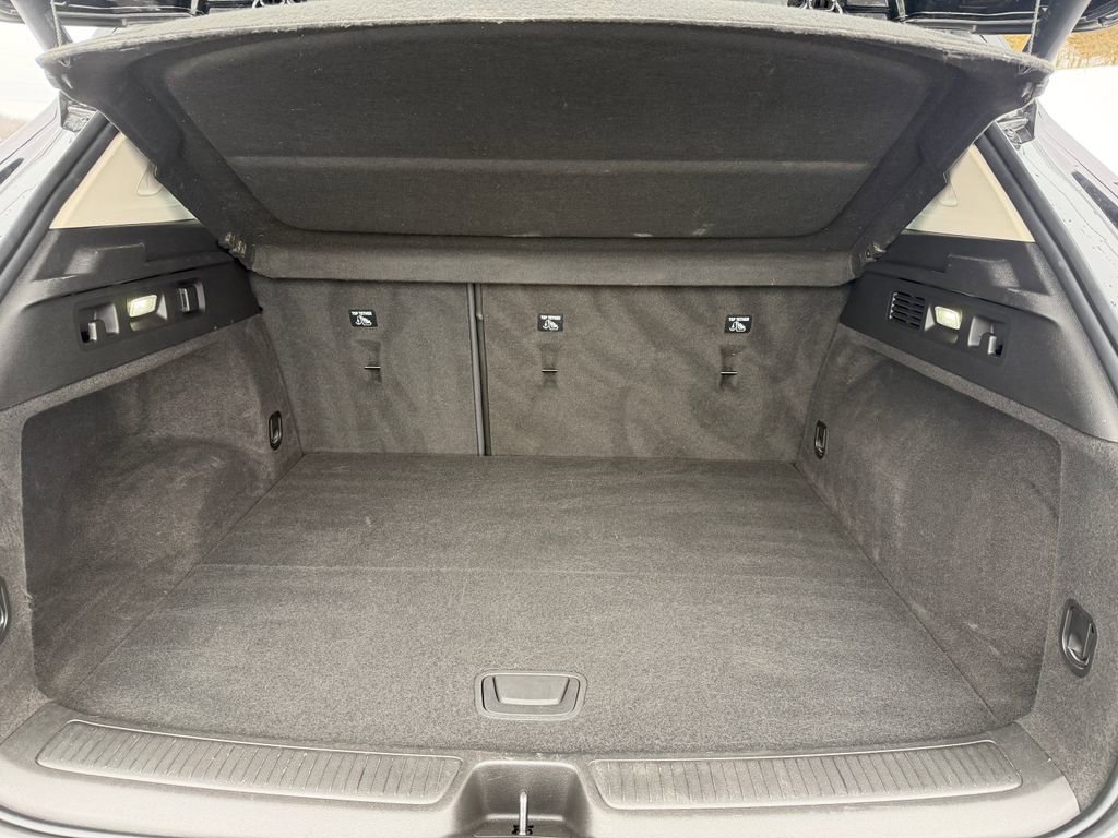 Used 2022 Buick Envision Essence w/ Technology Package II image 9