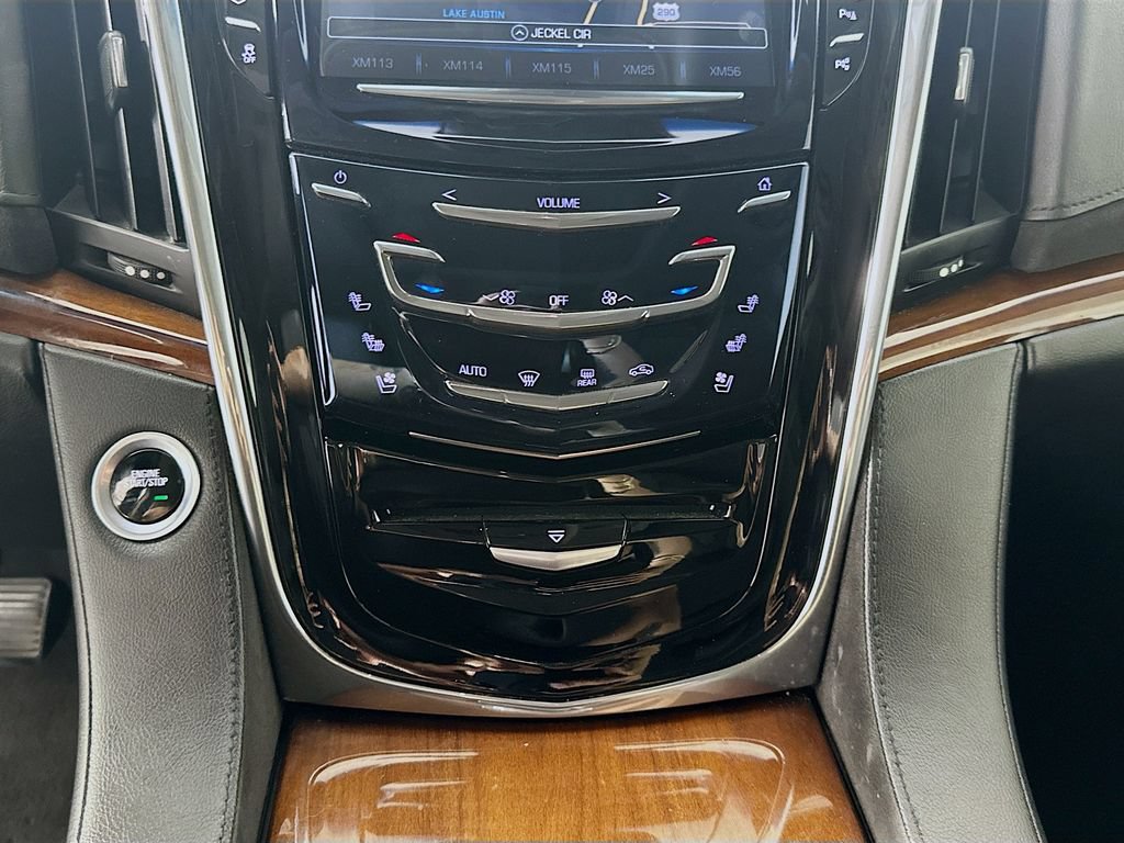 Used 2017 Cadillac Escalade ESV Luxury AWD/4WD image 16