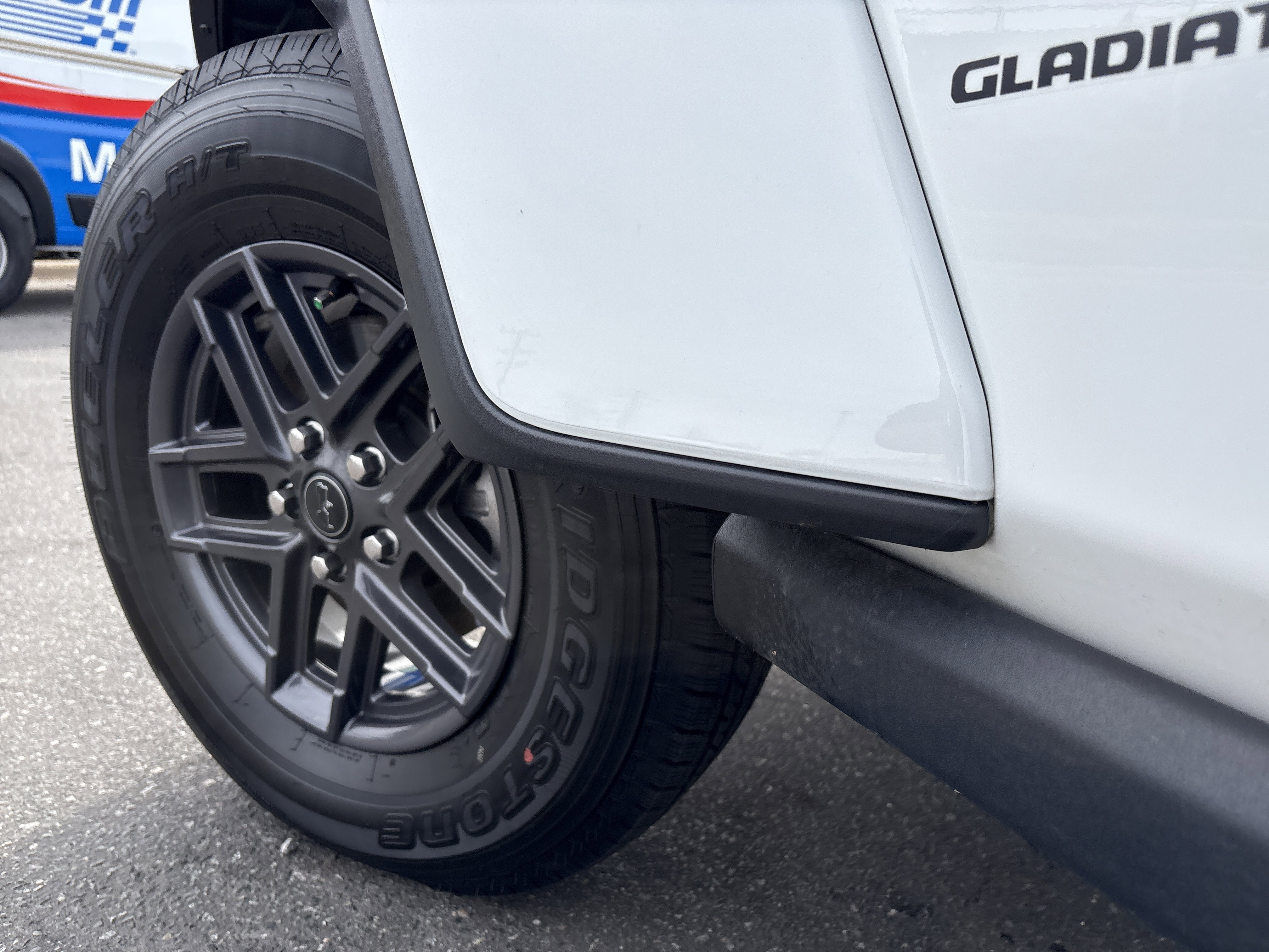 Certified 2025 Jeep Gladiator Nighthawk image 13