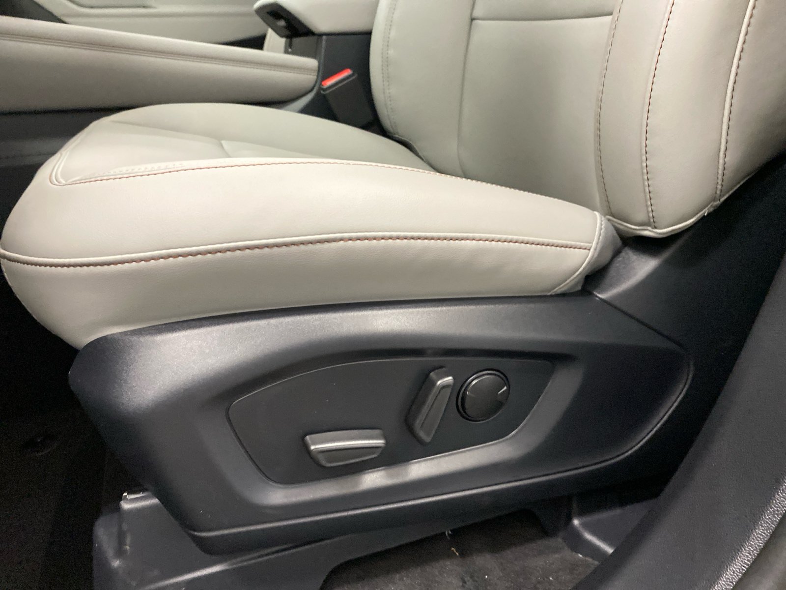 New 2026 Ford Explorer Active w/ Active Comfort Package AWD/4WD image 24