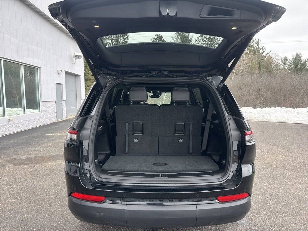 Used 2024 Jeep Grand Cherokee L Altitude image 5